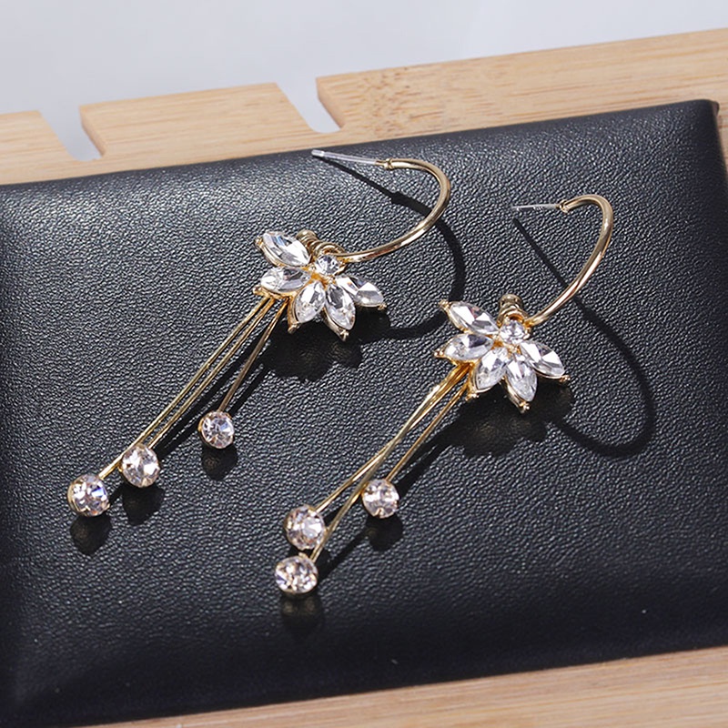 Anting Hoop Panjang Desain Bunga Kristal Rumbai Bahan S925 Silver Needle Untuk Wanita