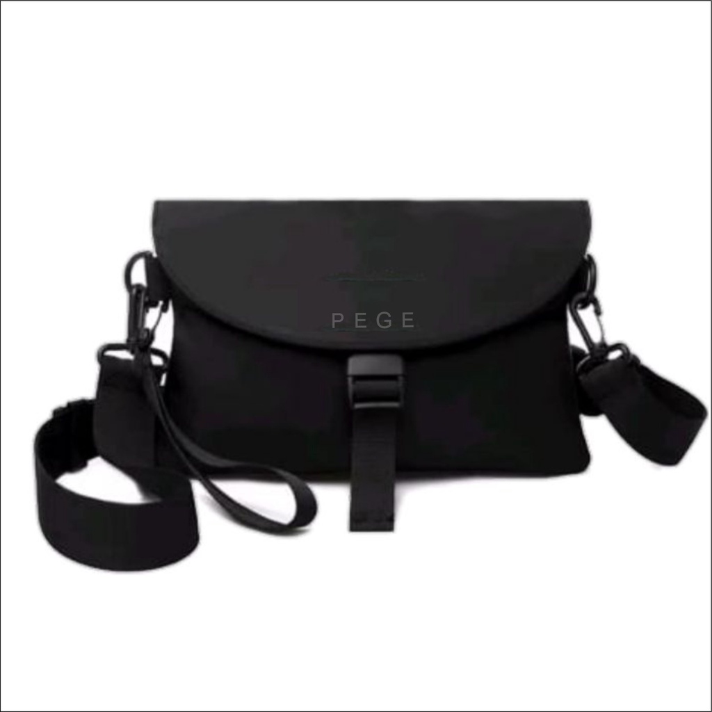 Tas Selempang PEGE Slingbag Bahu Polos Pria Hitam Bisa Digunakan Sebagai Clutch Pouch - PG 8847