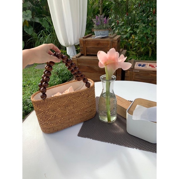 TAS BALI TAS TANGAN ANYAMAN ATE BAHAN ATE MURNI HANDLE DARI MANIK KAYU BUATAN TANGAN MURNI