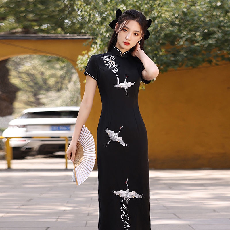 2022 new female Summer Black high-end cheongsam noble improved dress long Vintage temperament crane