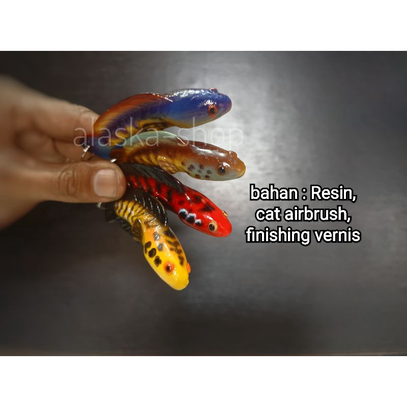 Gantungan kunci patung Channa auranti red maru barito