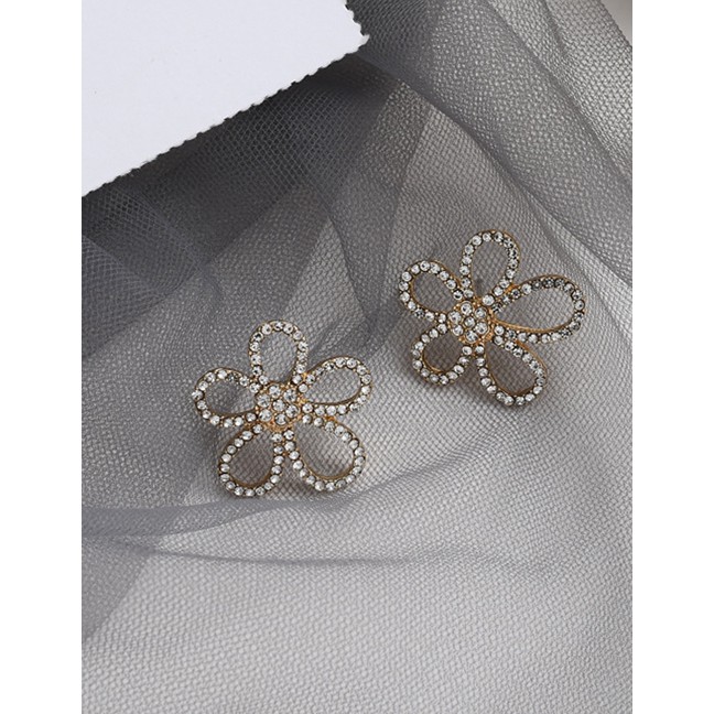 LRC Anting Tusuk Fashion Gold Color Rhinestone Flower Cutout P82307