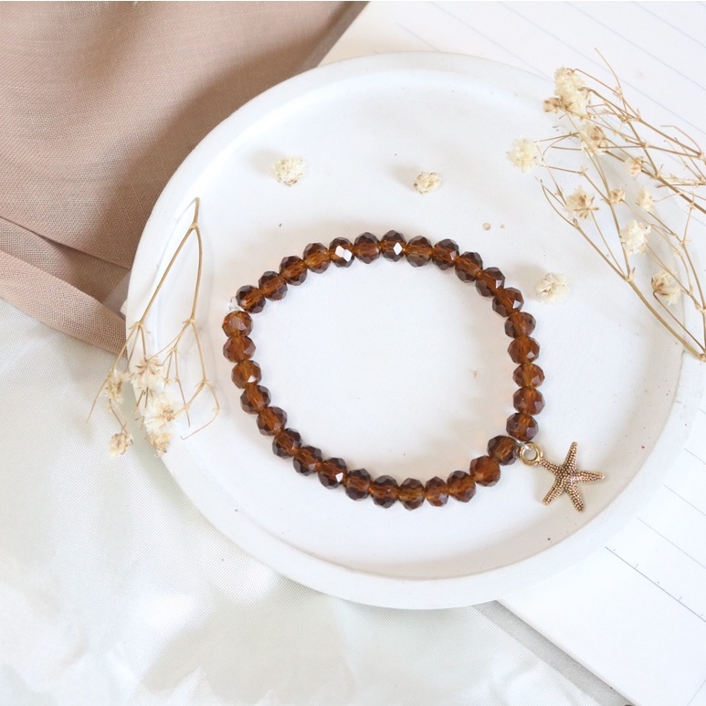 Gelang / Bracelet Light Tea / Fashion / Korea Style / Simple / Cantik / Unik / Etnik / Natural / Gelang Sahabat Persahabatan / Wanita Vintage / Biru Muda / Batu Putih / Aksesoris Asesoris / Perhiasan Unik Cantik Anggun