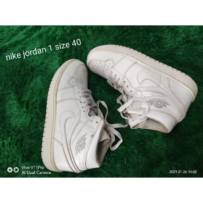 nike Air Jordan 1 Mid Triple White