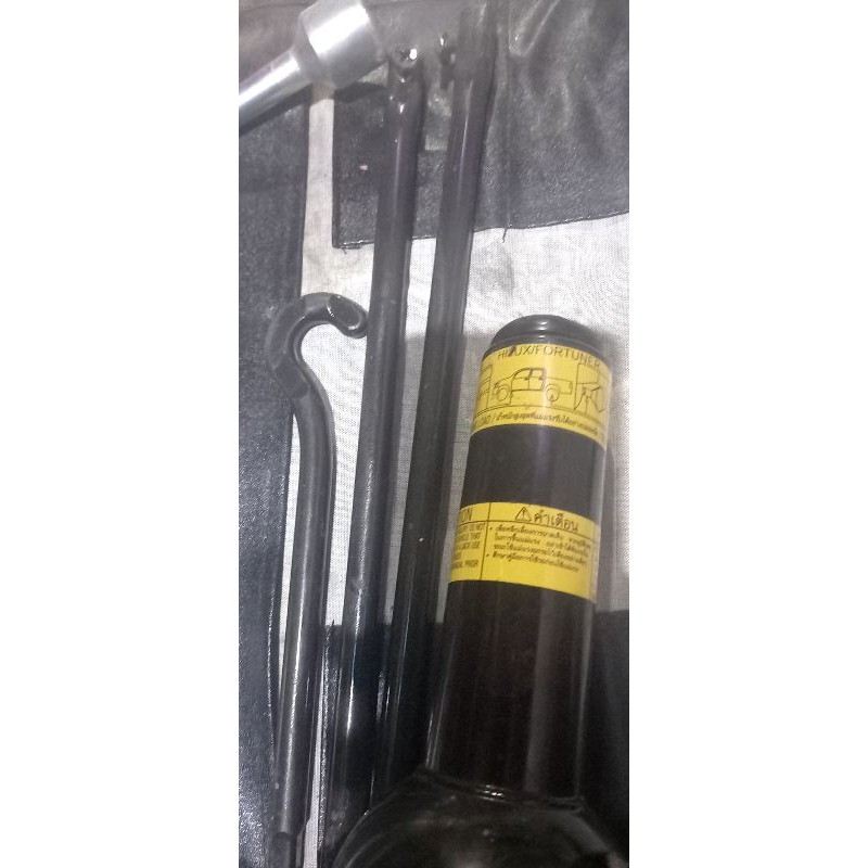 dongkrak mobil hilux/fortuner