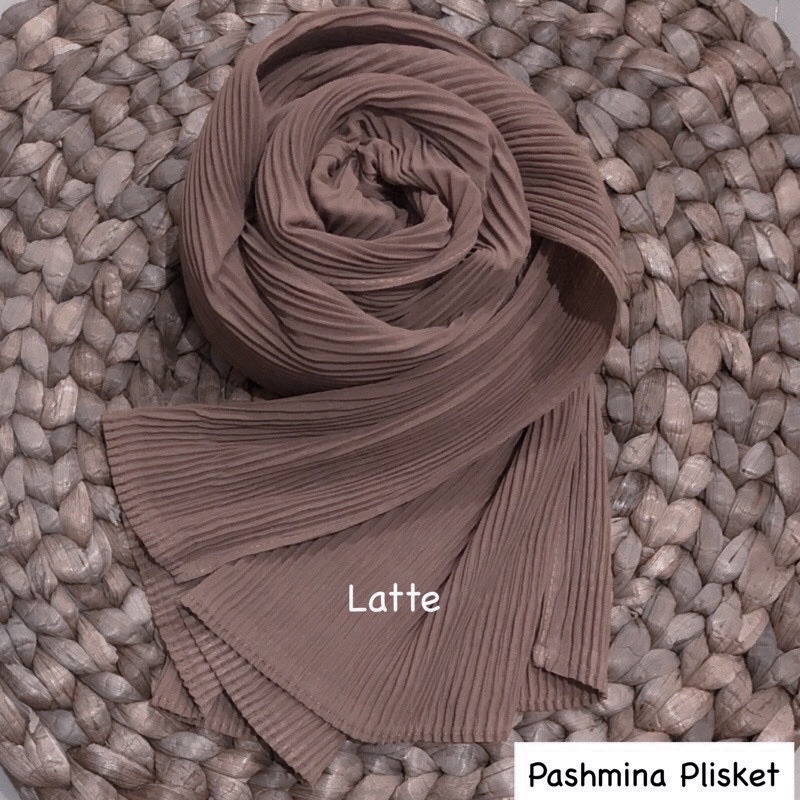 PASHMINA PLISKET CERUTY BABYDOLL FULL PLISKET TANPA GARIS TENGAH-Latte Plisket