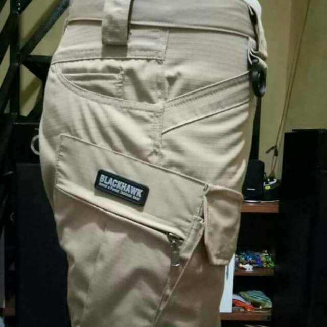 Celana cargo tactical blackhawk