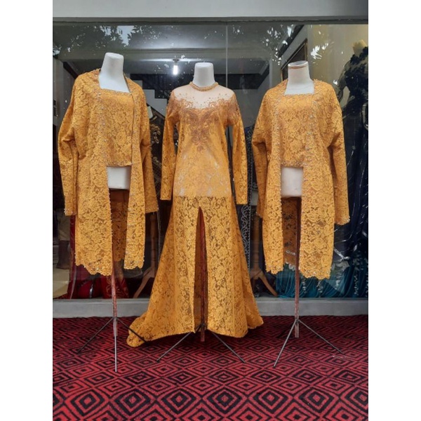 kebaya ekor+ 2 kebaya ibu besan