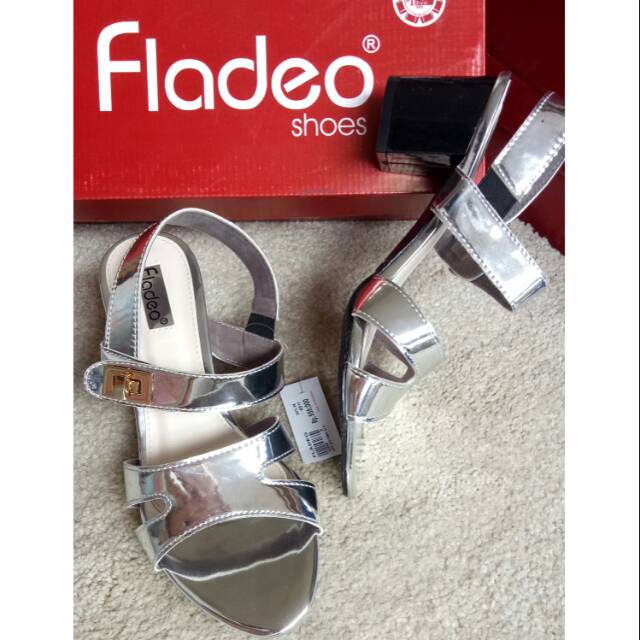 

Fladeo hells kotak tag 599rb