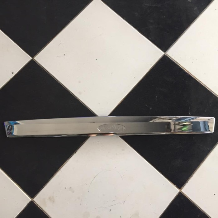 TrunkLid mobil Avanza