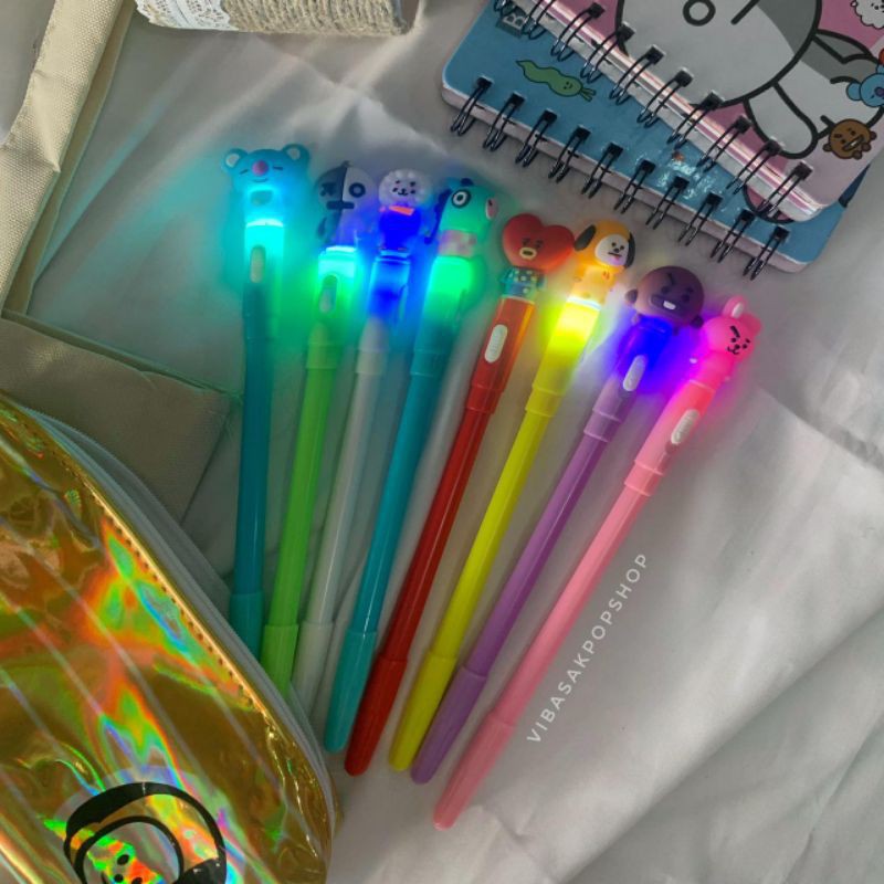 

Bolpen LED Pulpen Lampu Pena BTS BT21 - PEN BT21 ARMY BTS SENTER LAMP LED KPOP