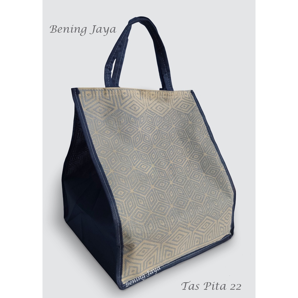 

Tas Hajatan Goodie Bag Pita Kotak 22 Box'M Navy