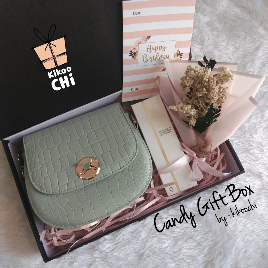 

Candy Gift Box - Hadiah Kado Ulang Tahun Istri Pacar Cewek Wanita Tas