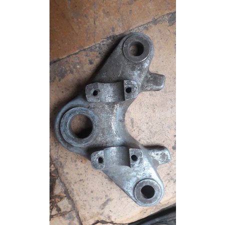 Segitiga t atas  cb100/cb125 benly s90. ori copotan