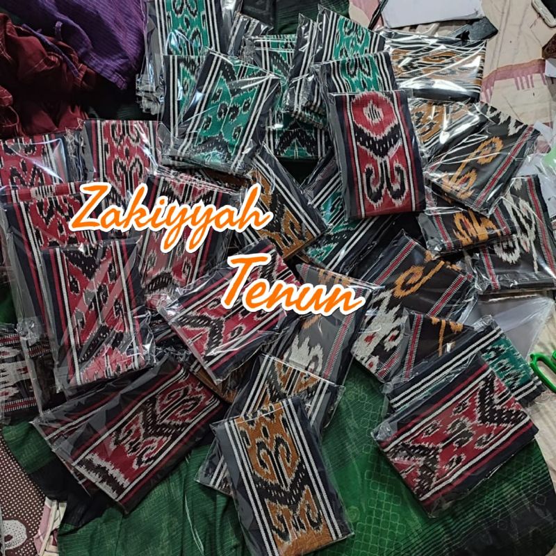 Syal Etnik Dayak Kalimantan