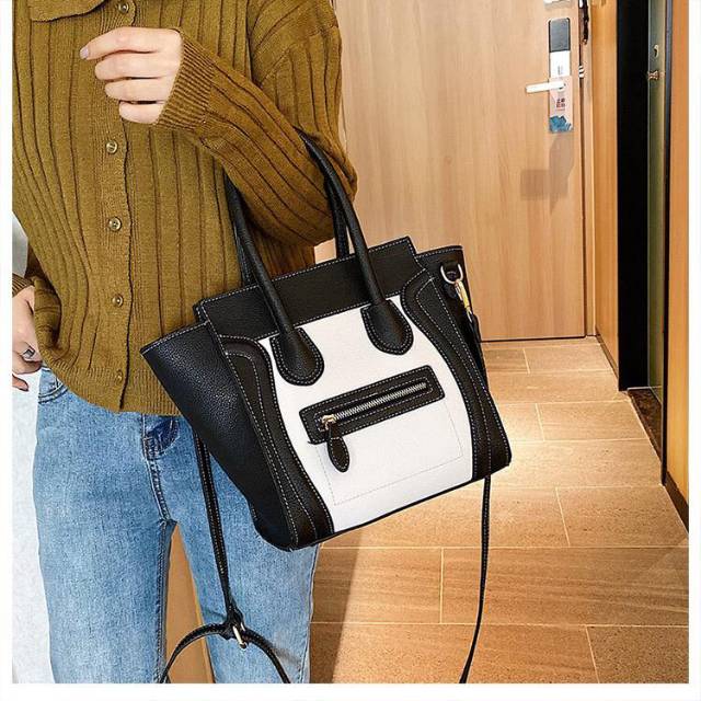 

Kode : ELJ 593 IDR : 165 rb Bahan : Kulit PU ukuran: 25 x 22,5 x 11 cm Warna :Red, Black, Yellow
