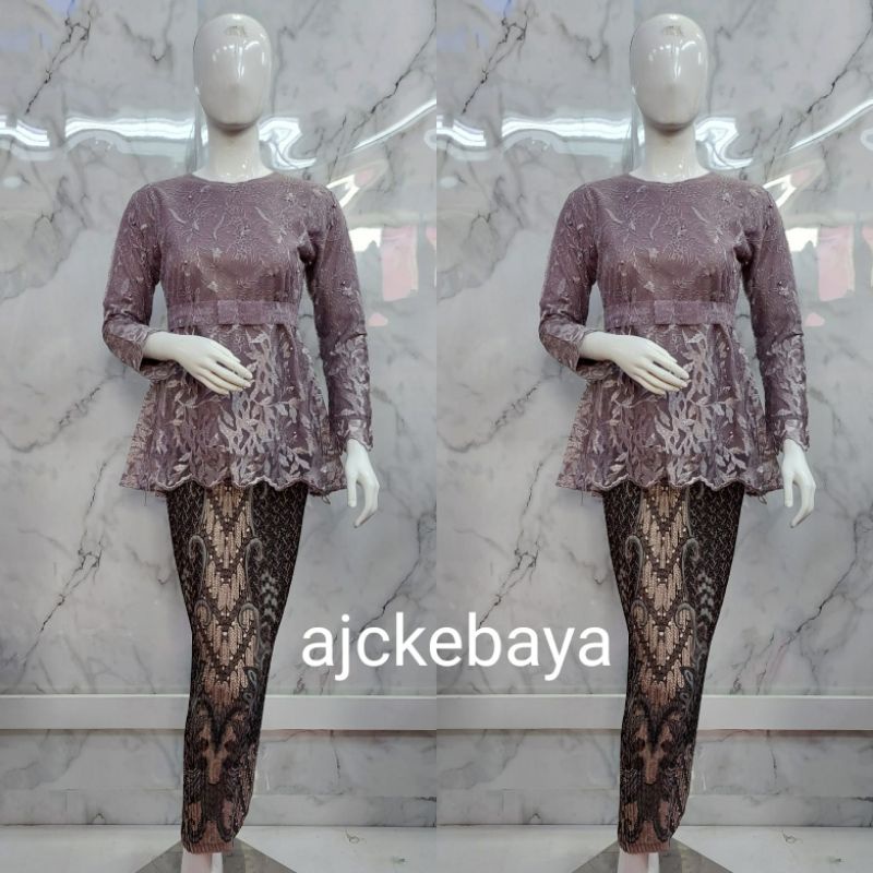 Kebaya / Gotik Pingwin/ Kebaya Modern/ Kebaya Tunik / Set Kebaya/ajc kebaya