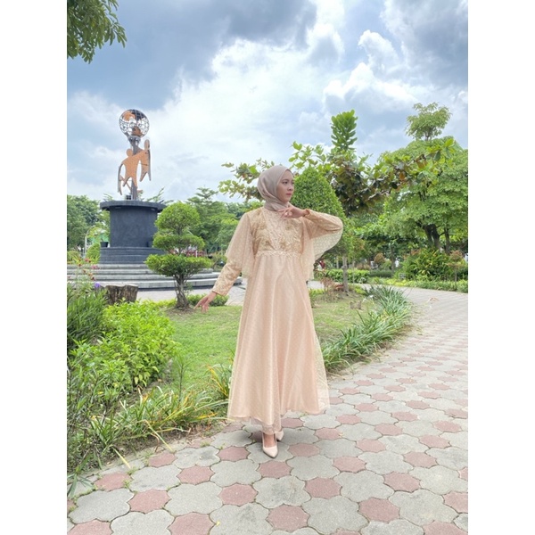 rayya dress by elslook (ready stok) dress kondangan lebaran lamaran bridesmaid outfit dress mewah brokat tile dot idul fitri sejora dress