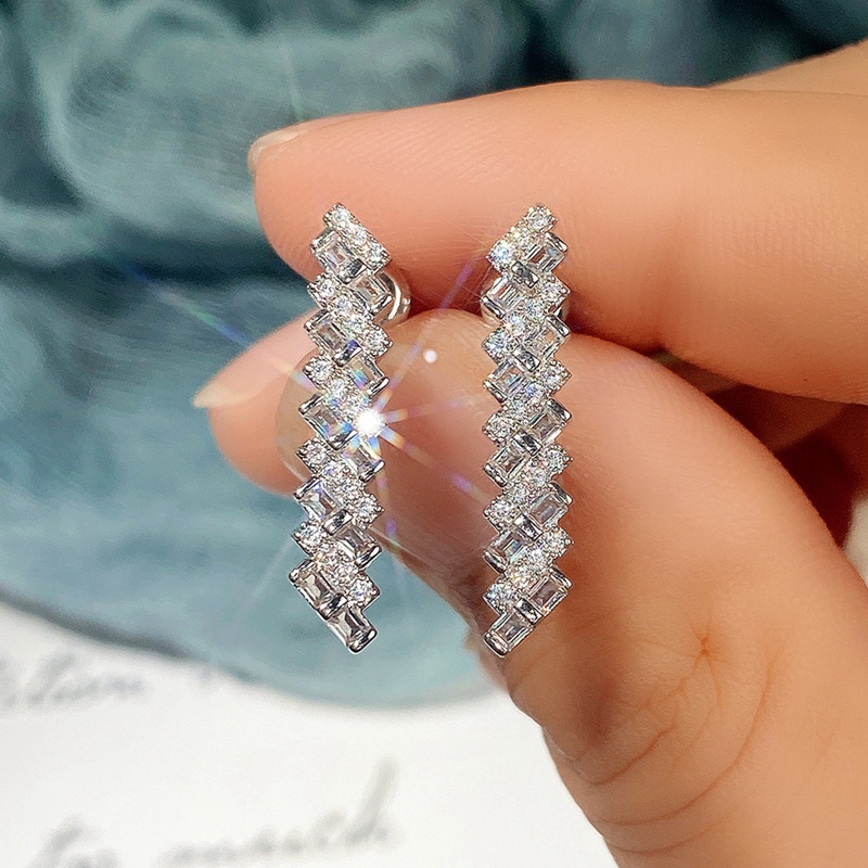 Anting Tusuk Gantung Panjang Wanita Desain Geometri Hias Kristal CZ Untuk Pesta Pernikahan