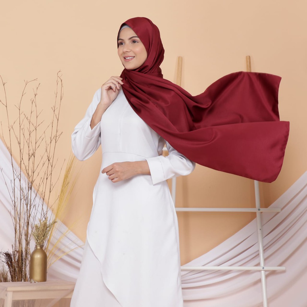 HIJAB JILBAB KERUDUNG PASHMINA SABYAN PREMIUM SATIN VELVET-MAROON