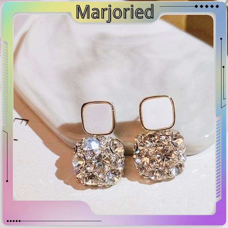 Anting Retro Mewah Siswa Perempuan Sederhana Temperamen Fashion Anting Murah Hati-MJD