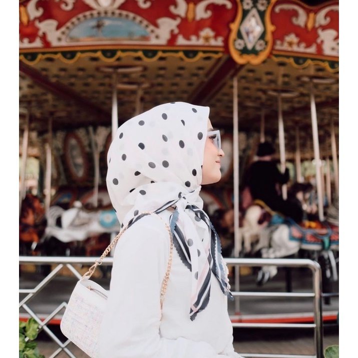 251- 300  Hijab segiempat voal motif-4