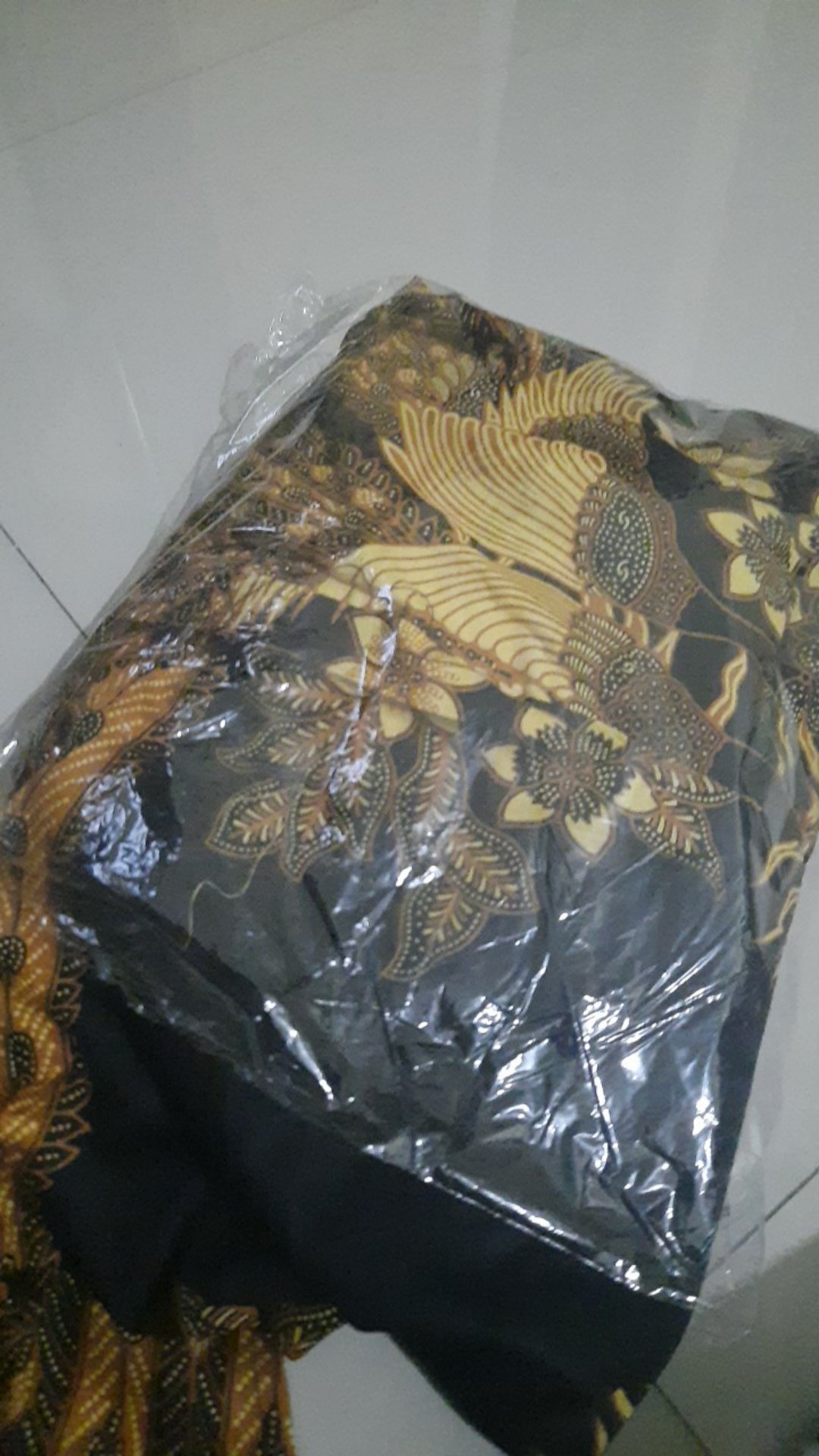 Cardi Akar Cengkir Baju Outer Batik Wanita Putih Sogan