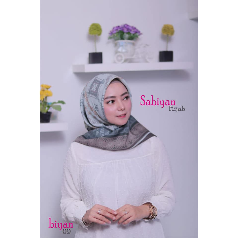 HIJAB SEGIEMPAT MOTIF PRINTING  II SABIYAN HIJAB