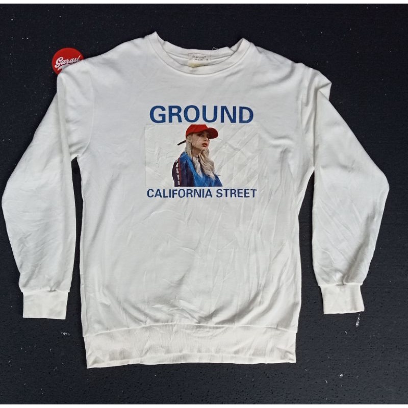 crewneck California street