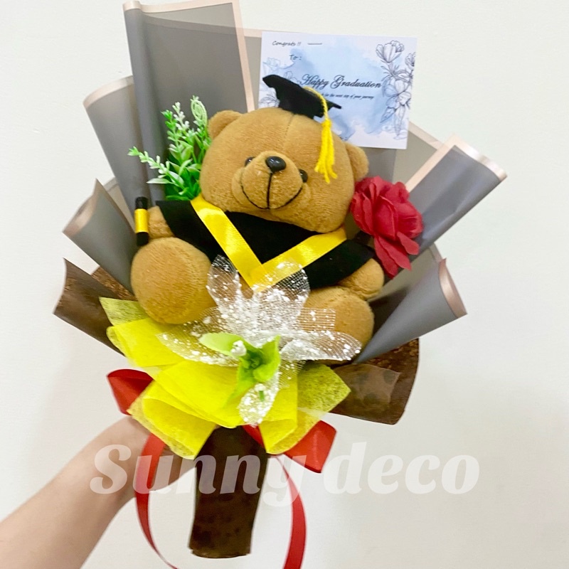 (READY) Bucket Boneka Wisuda Teddy bear. gift kelulusan. buket wisuda. bucket boneka toga . buket murah. buket bunga murah. buket toga. bouquet jakarta / bucket bunga / bucket murah / bucket bunga / bucket Jakarta / bucket ulang tahun / bucket kelulusan