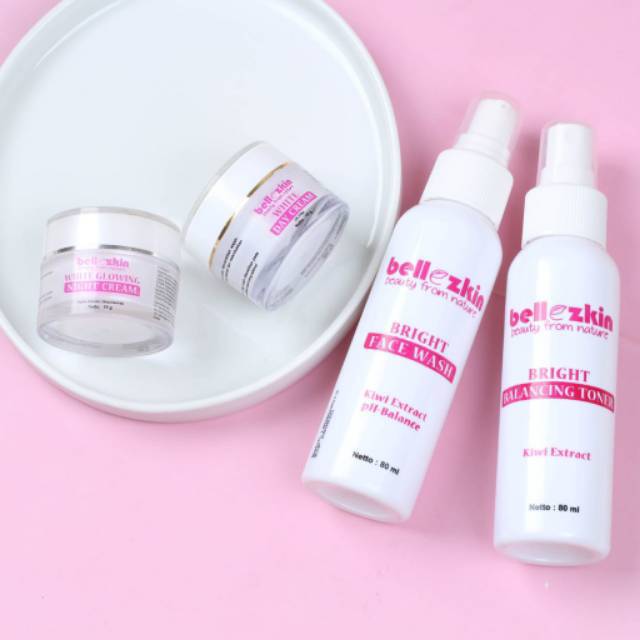 Krim Pemutih 100 Cepat Aman Halal Bpom Paket Cream Pemutih Wajah Terbaik White Glow Bellezkin Shopee Indonesia