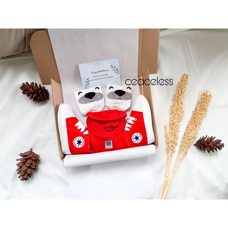 Hampers New Born Baby Hampers Bayi Kado Lahiran Kado Bayi Baju Bayi Sepatu Bayi Gift Box Baby-Casual Red D