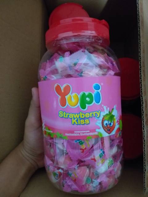 YUPI STRAWBERRY KISS 300GR