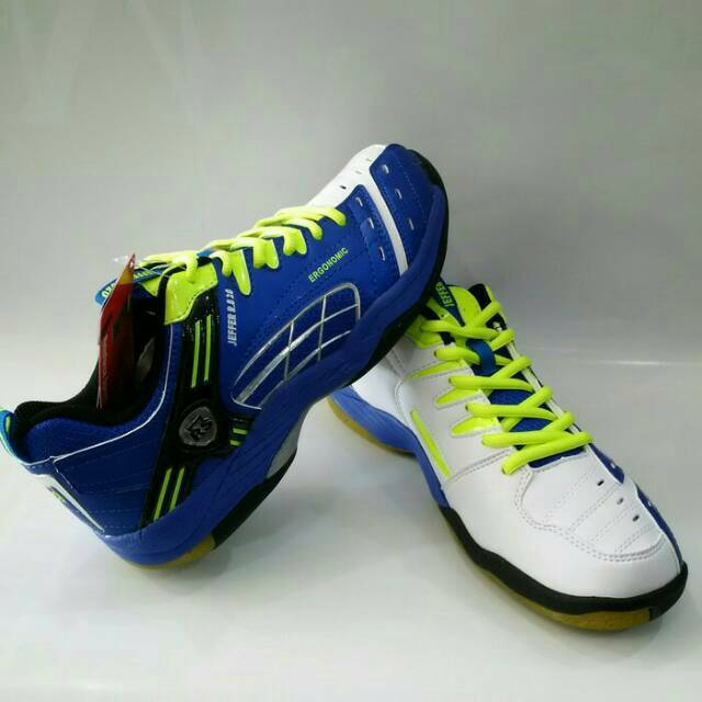 Sepatu badminyon RS JEFFER R 820