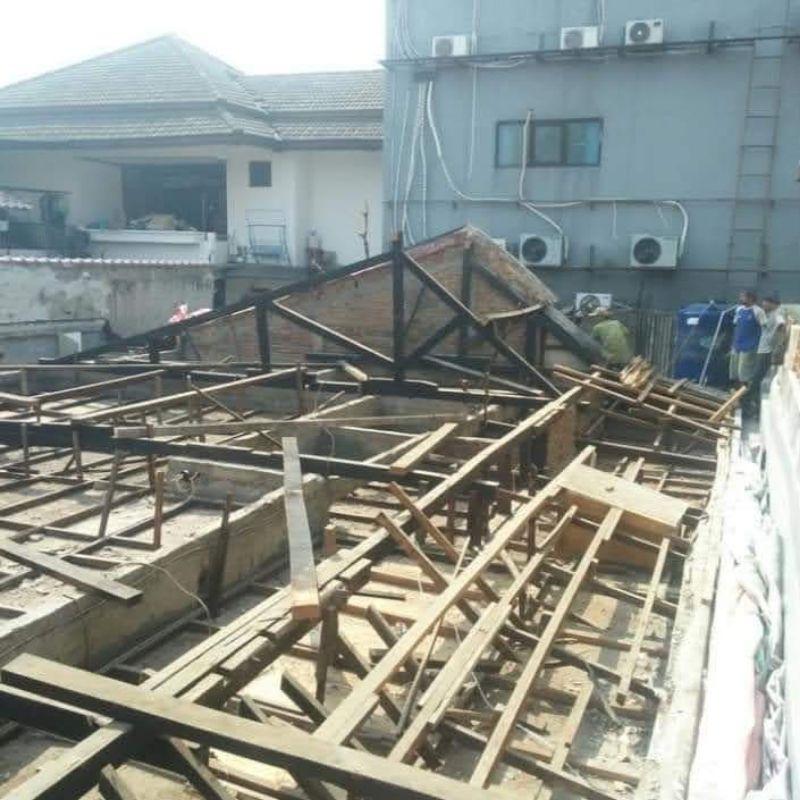 renovasi atap rumah