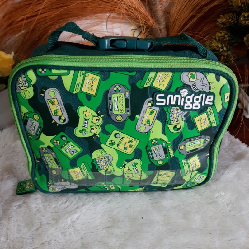 Smiggle lunch bag lunch box square far away minster game preloved original