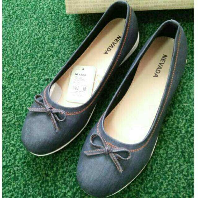 NEVADA Sz 38 Sepatu Flatshoes Kanvas Pantofel Pita Denim Navy Brand Matahari Original