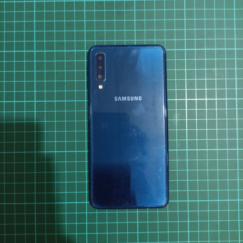 Samsung A7 2018 minus