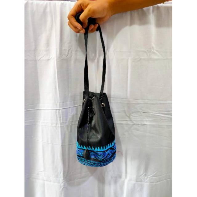 Tas serut motif khas Aceh