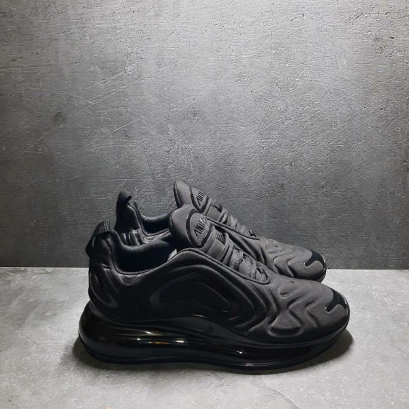 Jual sepatu sneakers Nike airmax 720 