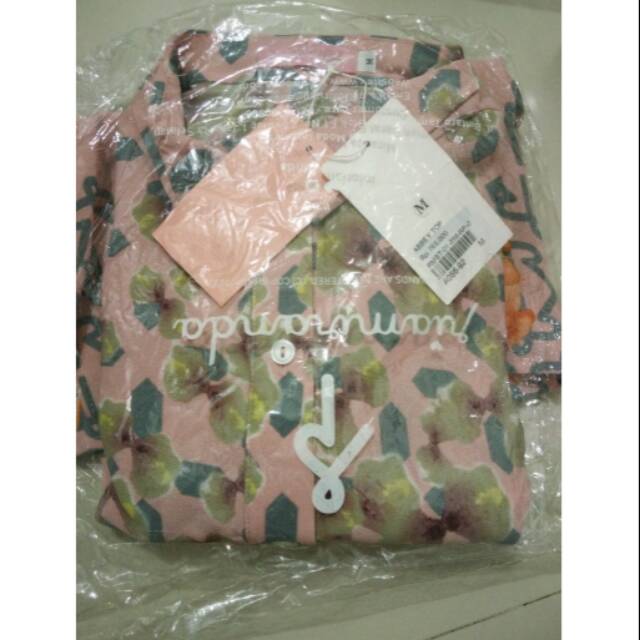 Abbey Top Ria Miranda