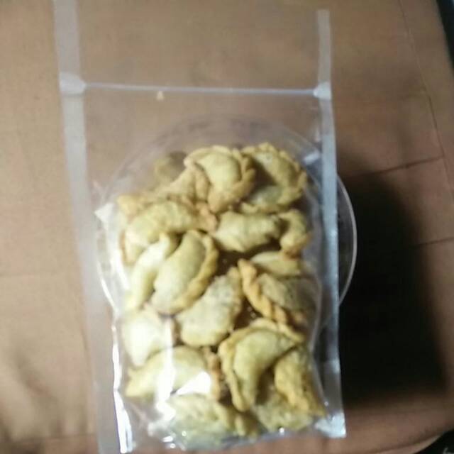 

Pastel kering abon sapi gurih