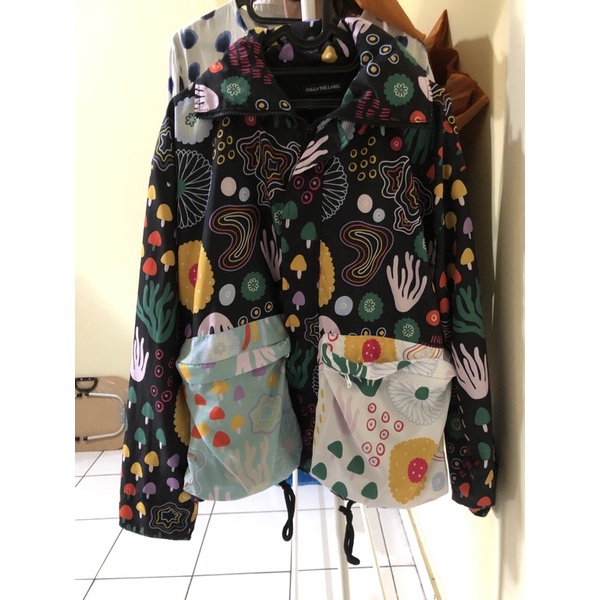 jaket calla The label