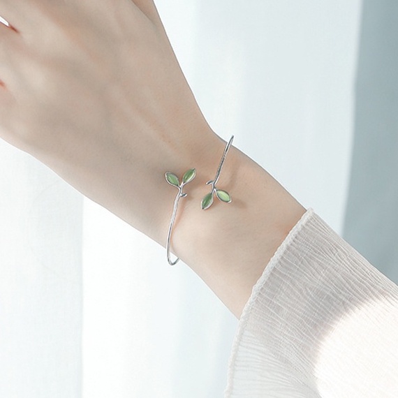 Gelang Desain Daun Bahan Stainless Steel 925 Untuk Wanita