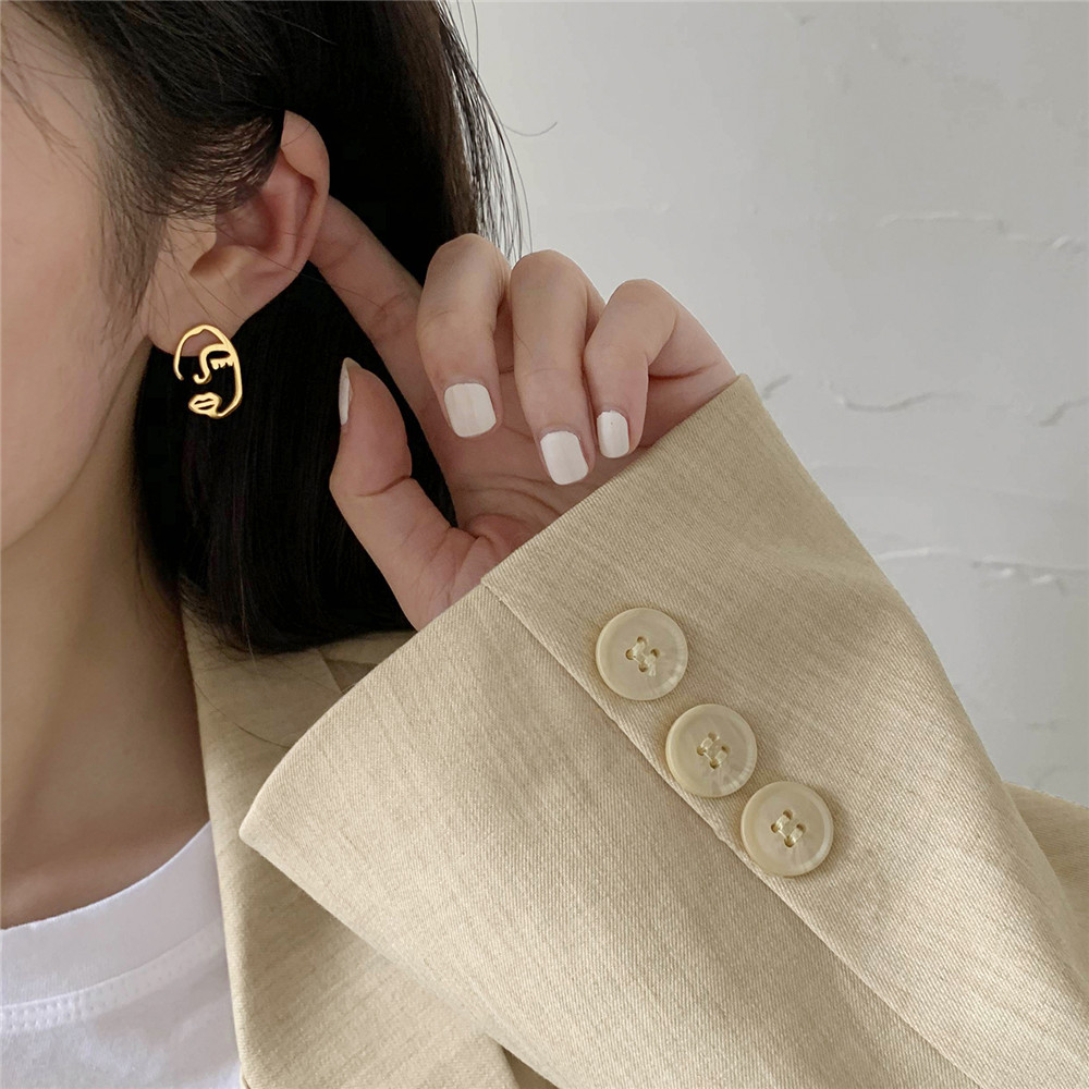 【COD Tangding】Abstract Simple Hollow Out Face Earrings Korea Ins New Fashion Earstuds Gold Color