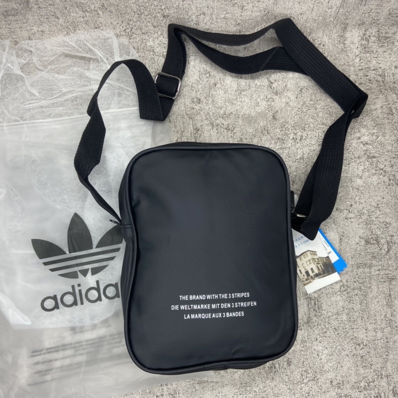 ADIDAS ISSEY MIYAKE SLINGBAG  / TAS SELEMPANG ADIDAS / SLINGBAG ISSEY MIYAKE / SLINGBAG ADIDAS