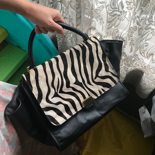 Preloved celine trapeze medium