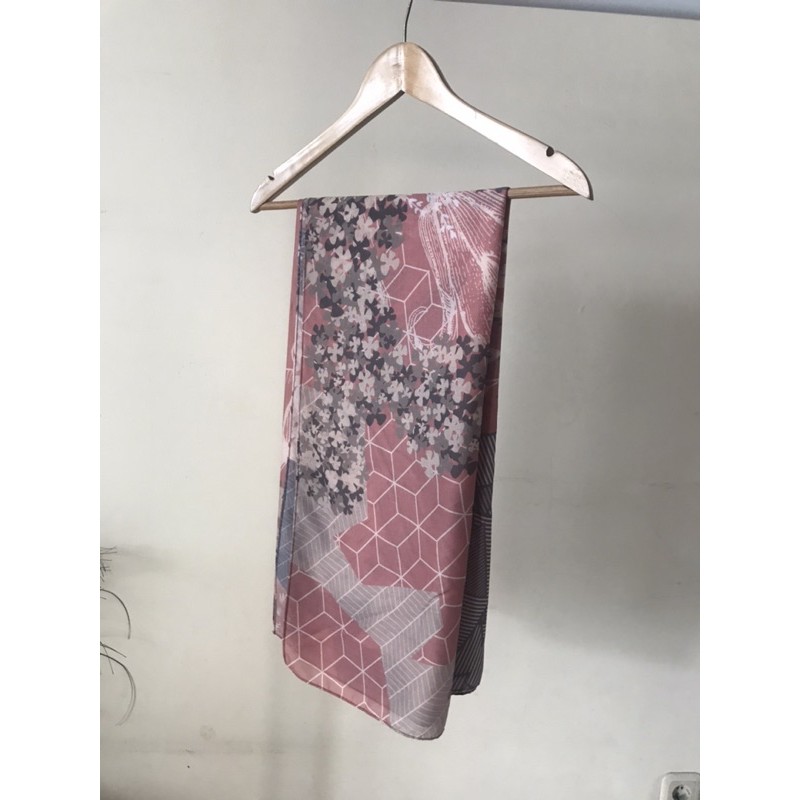 Preloved louisaluna scarf