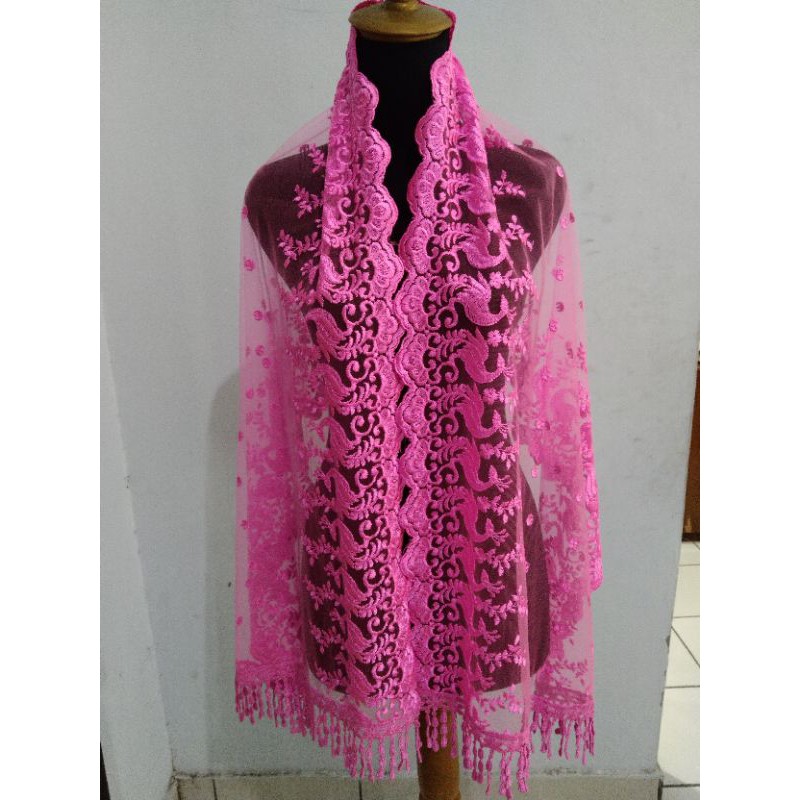 scarf motif merak