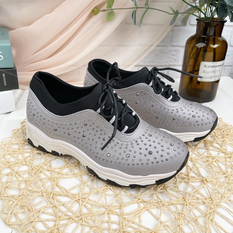 sneakers cb25 wanita import